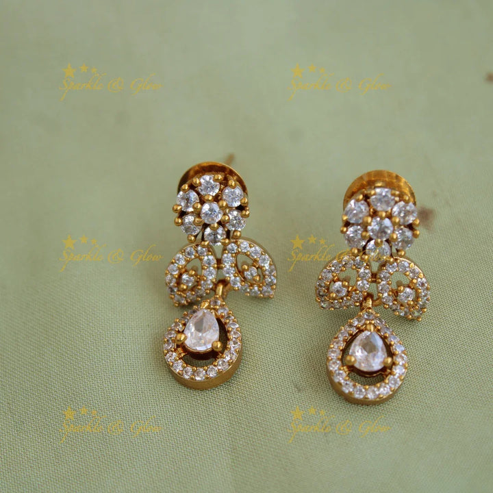 Stunning floral and leaflet design AD short necklace - Sparkle and Glow