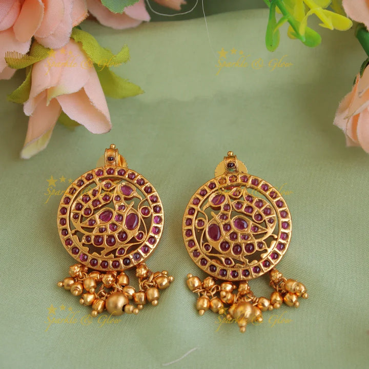 Elegant peacock choker with gold beads cluster - Sparkle and Glow