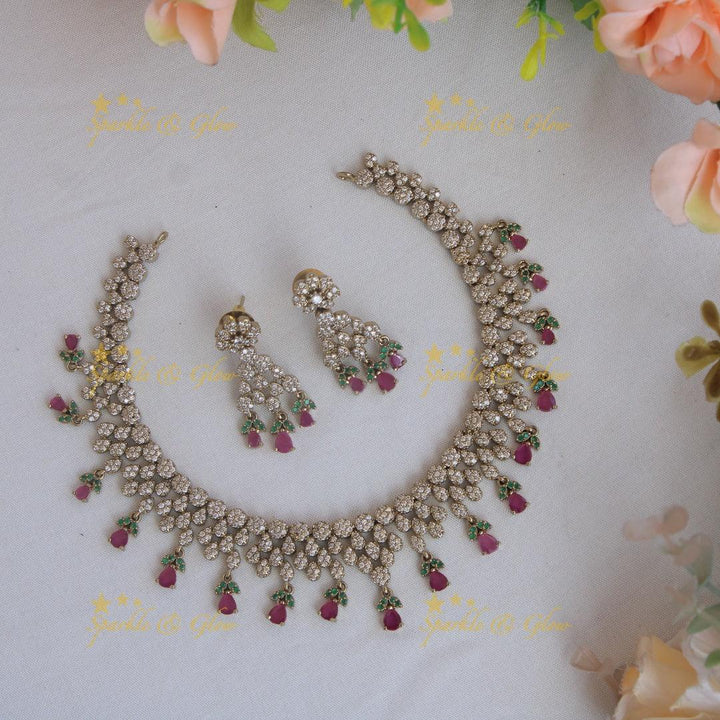 Premium matte gorgeous floral and leaflet ad necklace - Sparkle and Glow