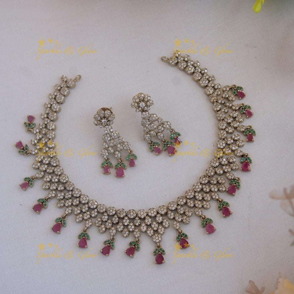 Premium matte gorgeous floral and leaflet ad necklace - Sparkle and Glow
