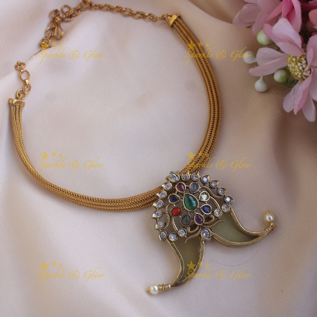 Traditional Floral Navarathna Puliguru Pendant choker- Navarathna