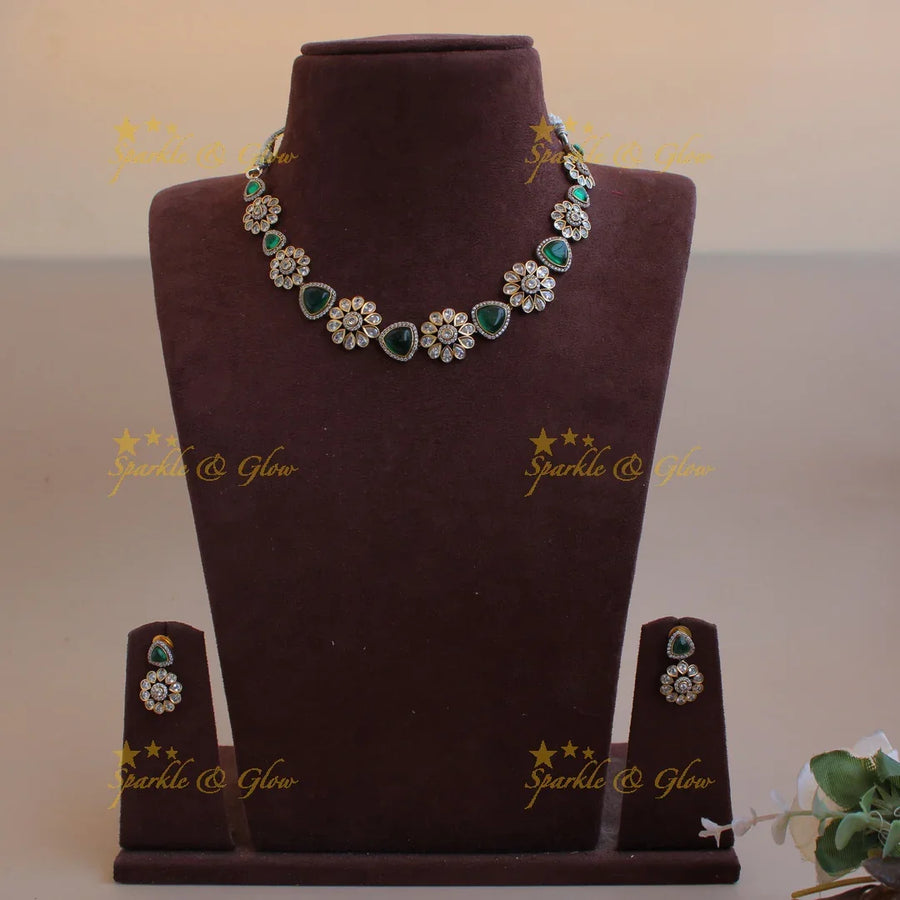 Elegant Floral design victorian AD short necklace with emeralds - Sparkle and Glow
