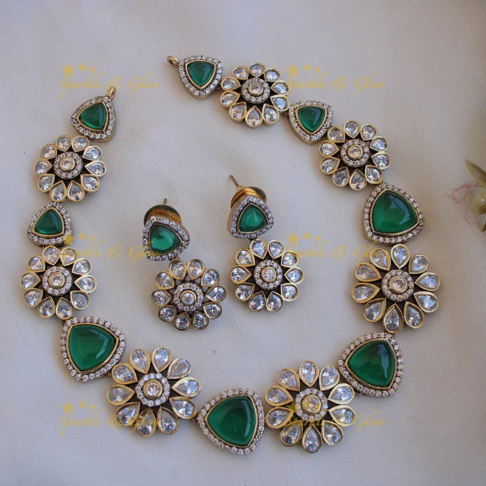 Elegant Floral design victorian AD short necklace with emeralds - Sparkle and Glow