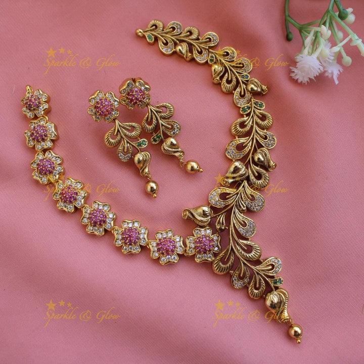 Beautiful Ad Floral necklace - Sparkle and Glow