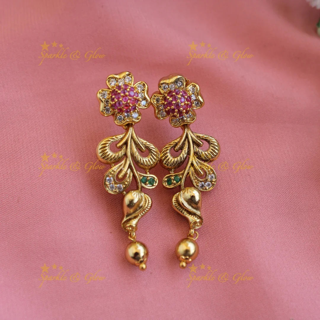 Beautiful Ad Floral necklace - Sparkle and Glow