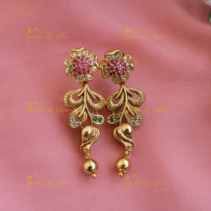 Beautiful Ad Floral necklace - Sparkle and Glow