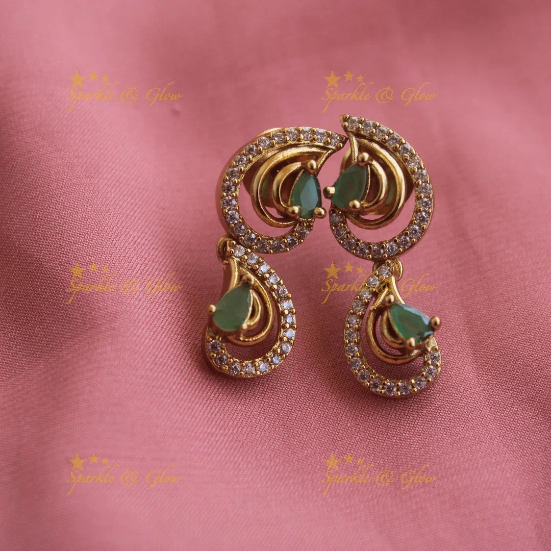 Statement Unique design AD short necklace with emeralds - Sparkle and Glow