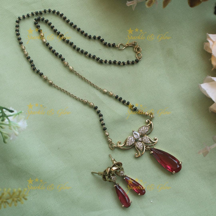 Stunning Floral leaf design oval stone pendant black beads necklace, mangalsutra - green - Sparkle and Glow