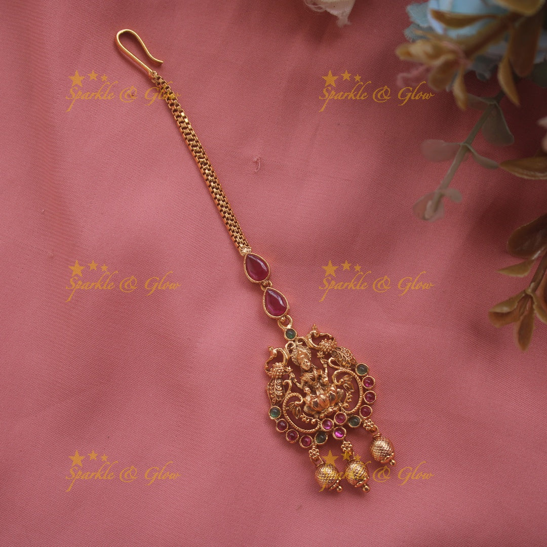 Idol lakshmi Single line Tikka with Gold beads- Red-Green