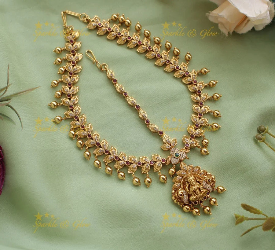 Sparkling Lakshmi Leaf design Bridal Tikka with Gold beads - Sparkle and Glow