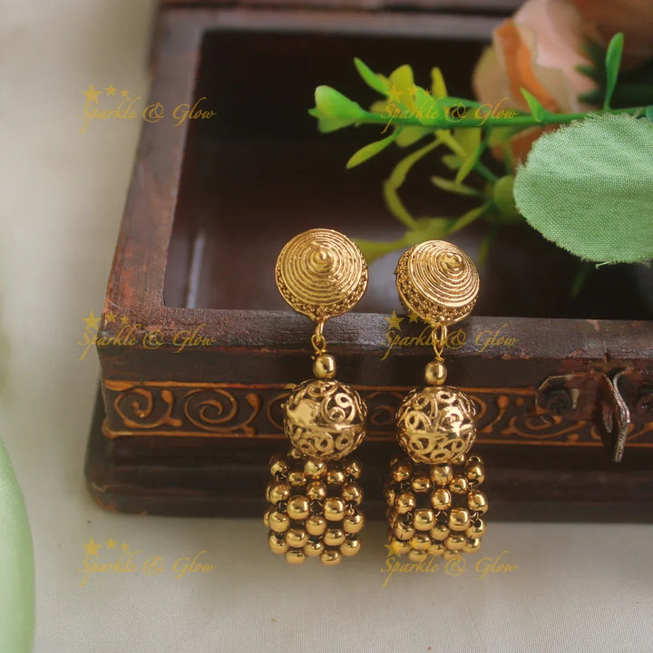 Premium Gold alike polish Floral sqaue and Ball design beaded short necklace - Sparkle and Glow