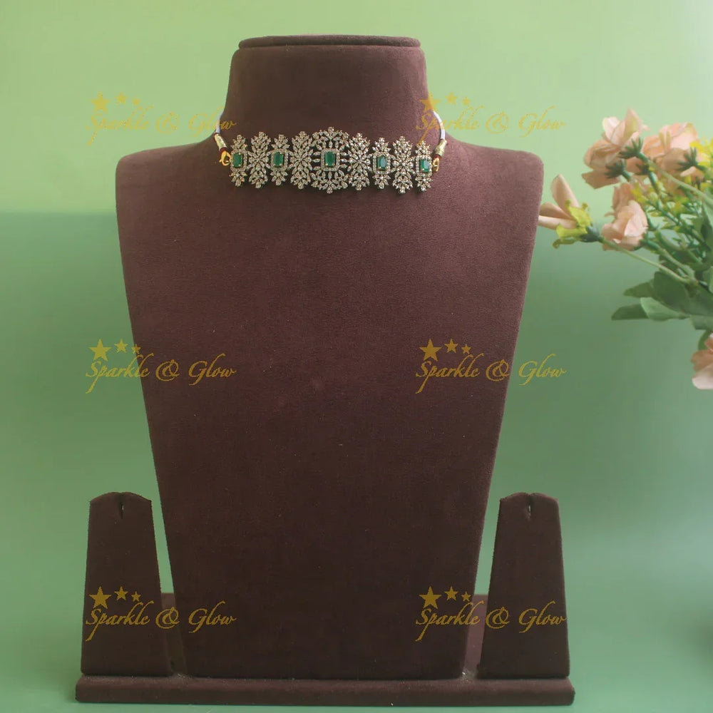 Elegant Floral victorian AD choker with emerald stones - green - Sparkle and Glow