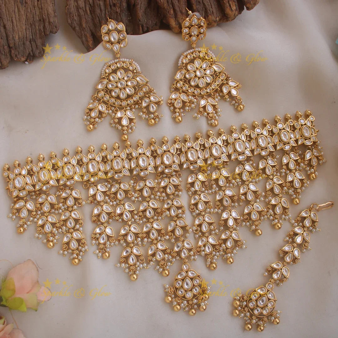 Sparkling Floral leaflet design kundan choker with maang tikka - Sparkle and Glow