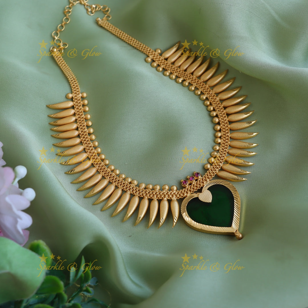 Statemet Heart pendnet Spike necklace