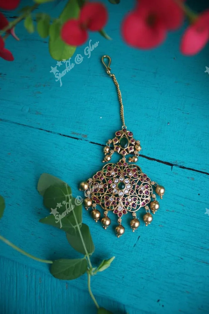 Kemp stones non idol single line maang tikka - Multi - Sparkle and Glow