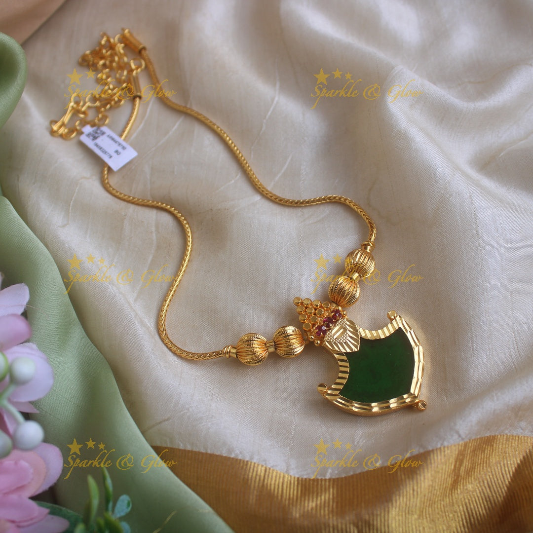 Elegant Leaf Floral Emerald pendant necklace