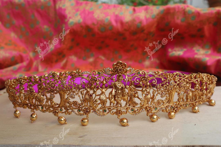 Intricately carved Krishna playing flute In Vrindavana hipbelt - Sparkle and Glow