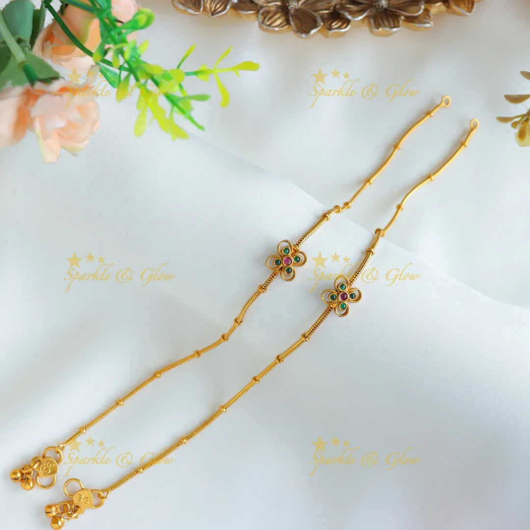 Elegant Kemp Floral Anklet - Sparkle and Glow