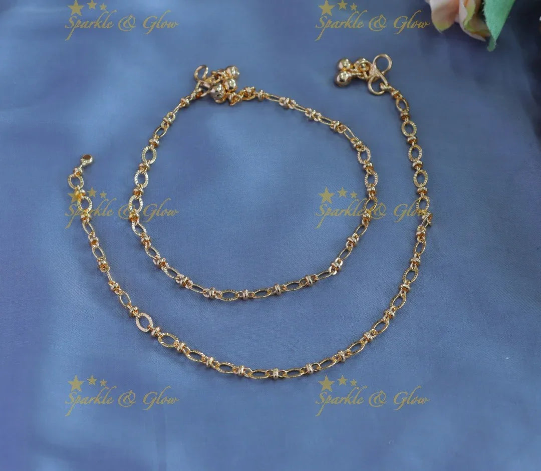 Beaitiful Circle design gold alike anklet - Sparkle and Glow