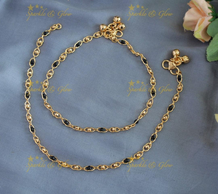 Elegant gold and black ball beaded anklet - Sparkle and Glow
