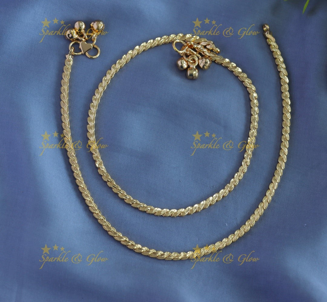Gracious unique design gold alike anklet