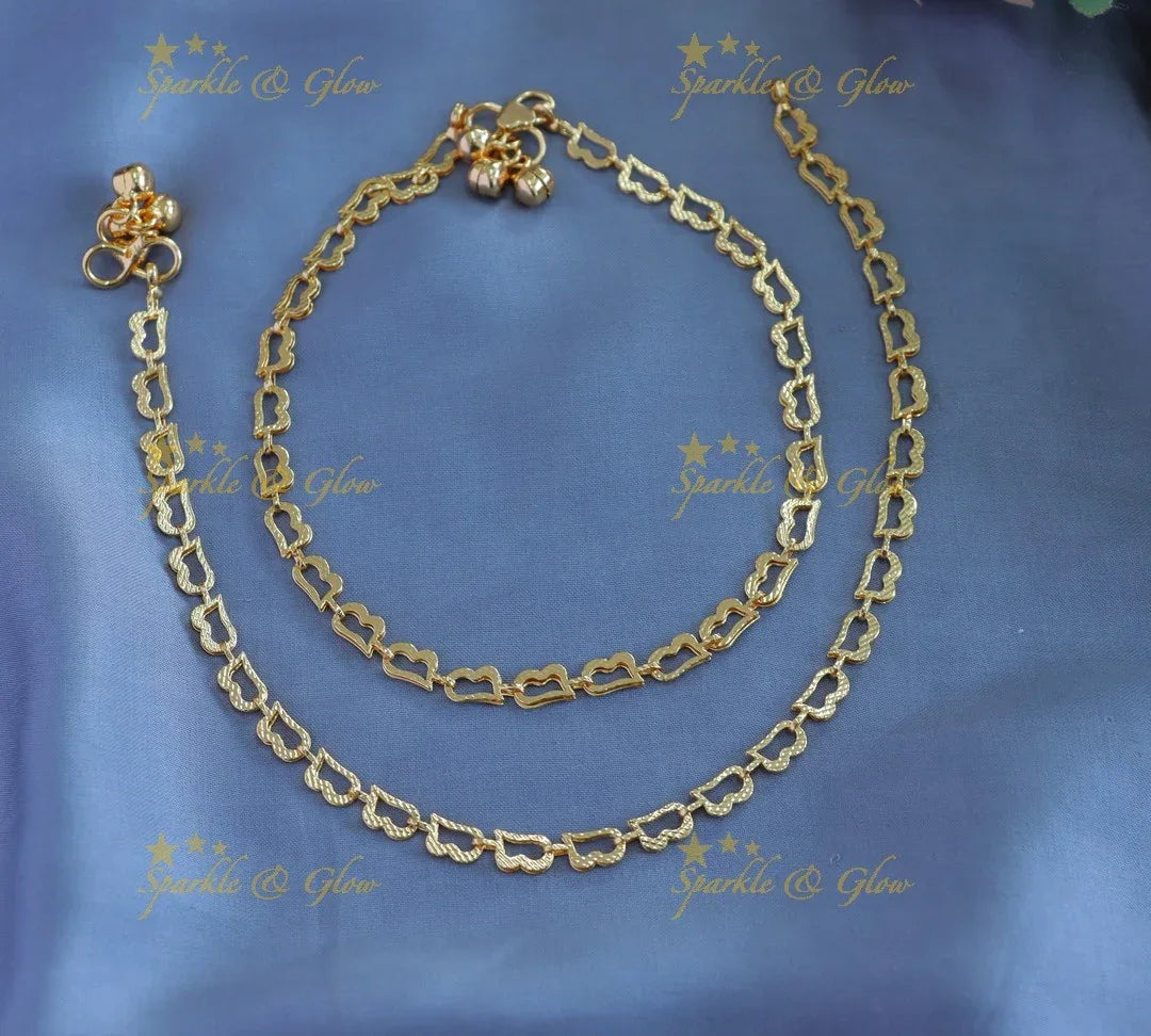 Beautiful B Alphabetic design gold alike Anklet - Sparkle and Glow