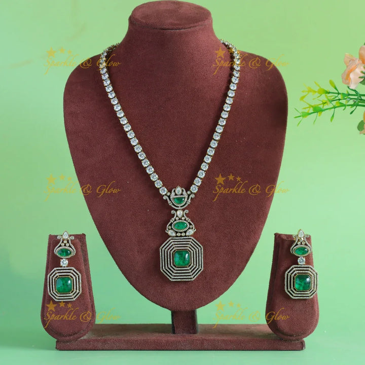 Sparkling Goemetric pendant carved Victorian AD Haram - Sparkle and Glow