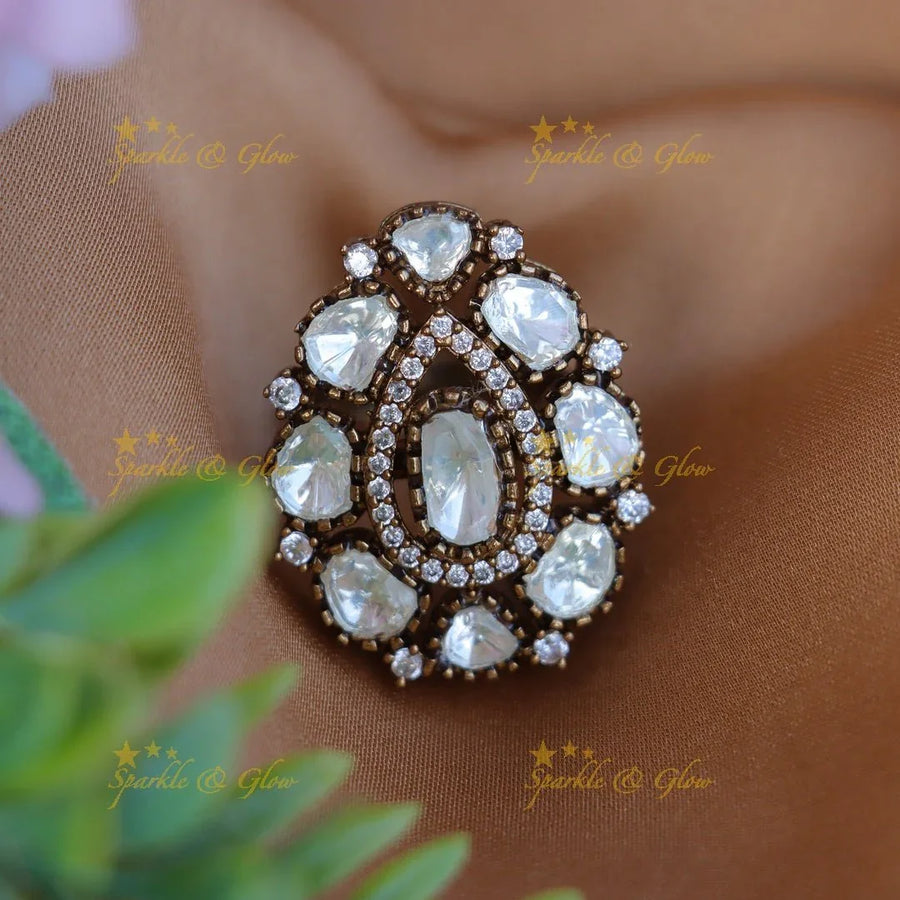 Elegant white victorian stone finger ring - Sparkle and Glow