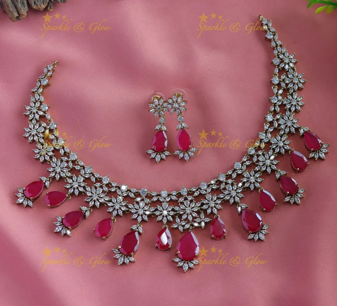 Sparkling Star Floral Victorian Ad short necklace with waterdrop - Sparkle and Glow