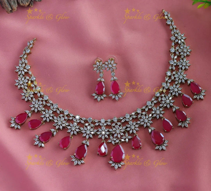 Sparkling Star Floral Victorian Ad short necklace with waterdrop - Sparkle and Glow