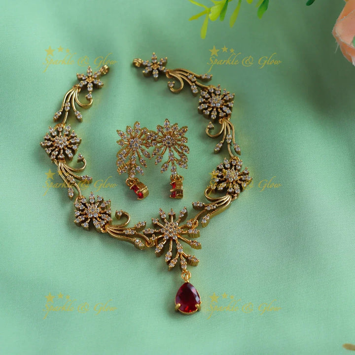 Gracious Star Floral Leaflet design AD short necklace-Light pink - Sparkle and Glow