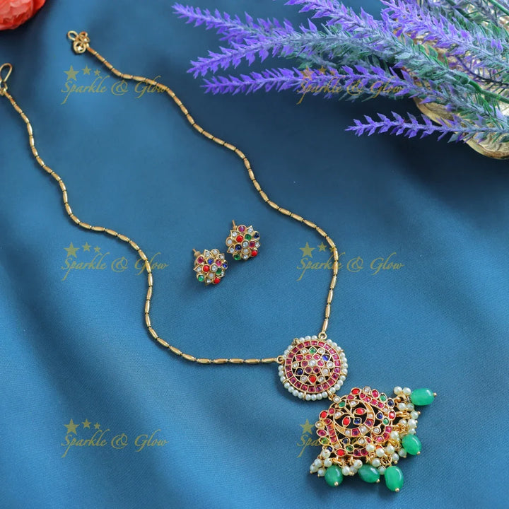 Elegant Kemp Half moon Floral Antique pendant chain - Sparkle and Glow