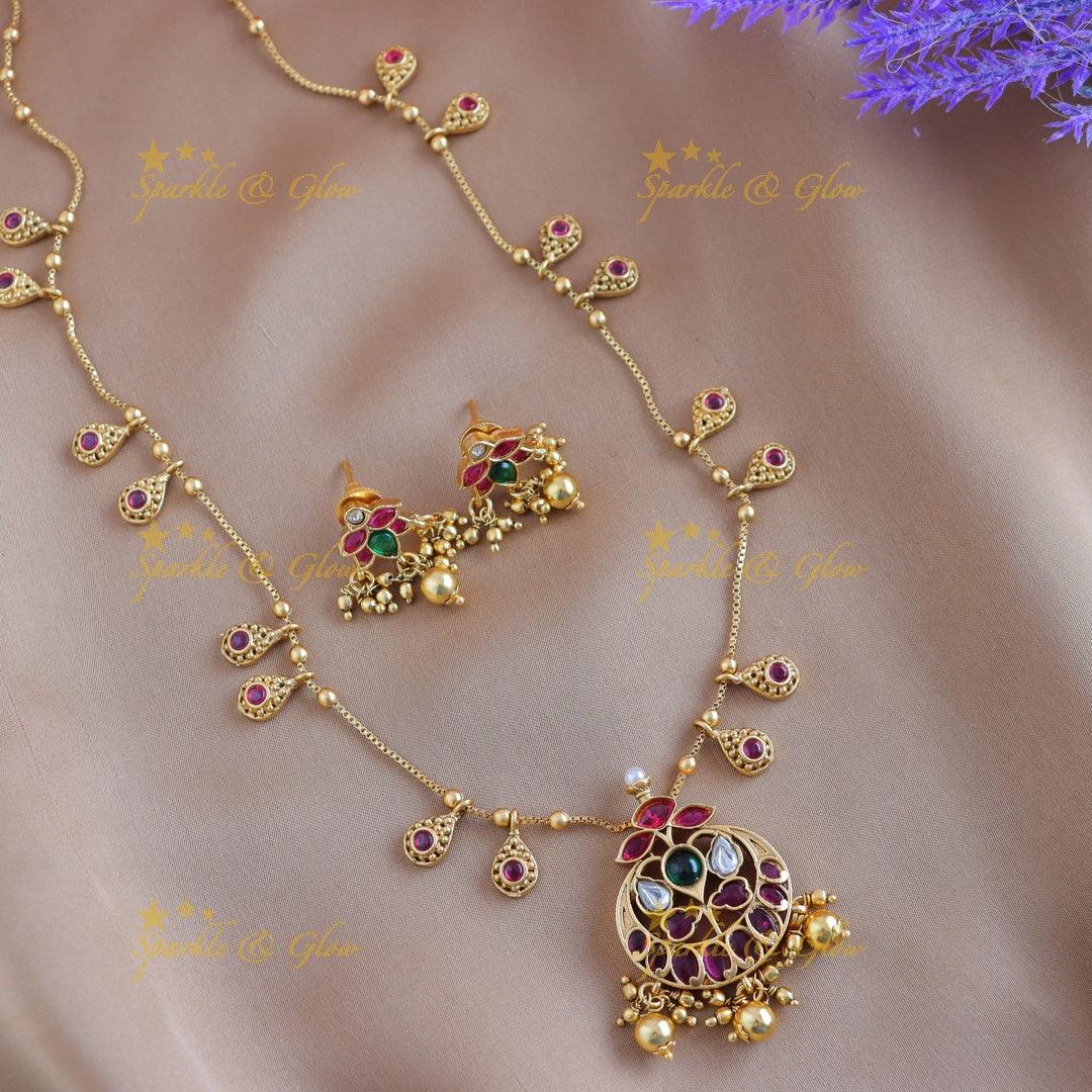 Beautiful Kemp Antique Floral pendant chain with green beads-Coral - Sparkle and Glow