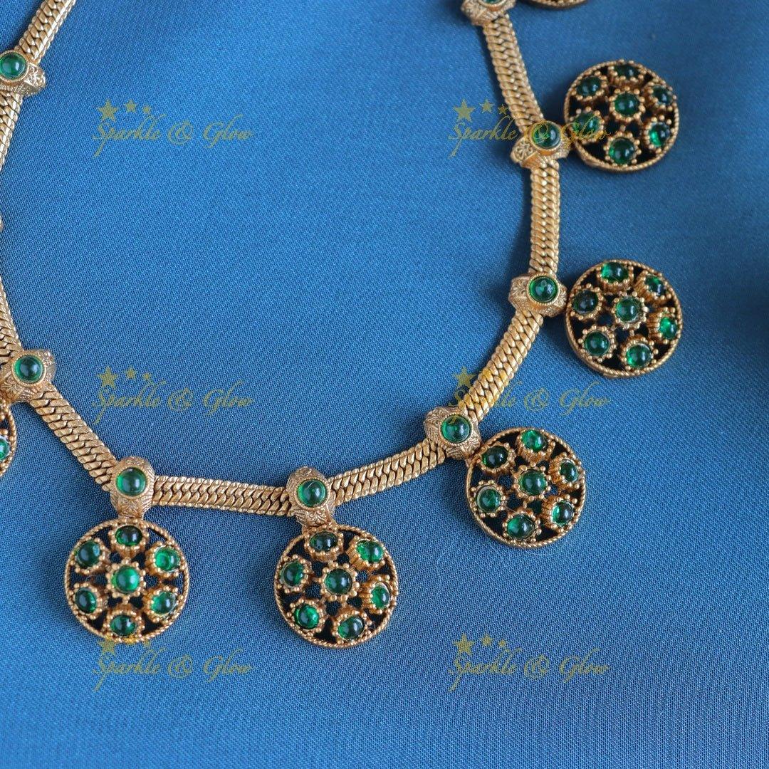Elegant Emerald Floral short necklace - Sparkle and Glow