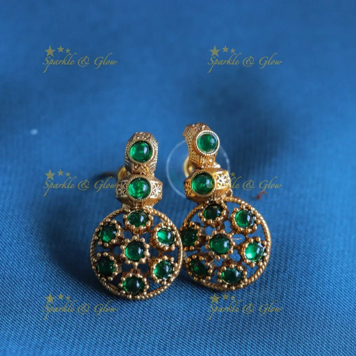 Elegant Emerald Floral short necklace - Sparkle and Glow