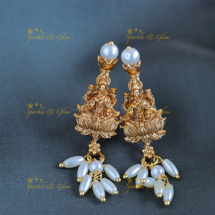 Sparkling Idol Lakshmi goemetric carved short necklace with rice pearls - Sparkle and Glow