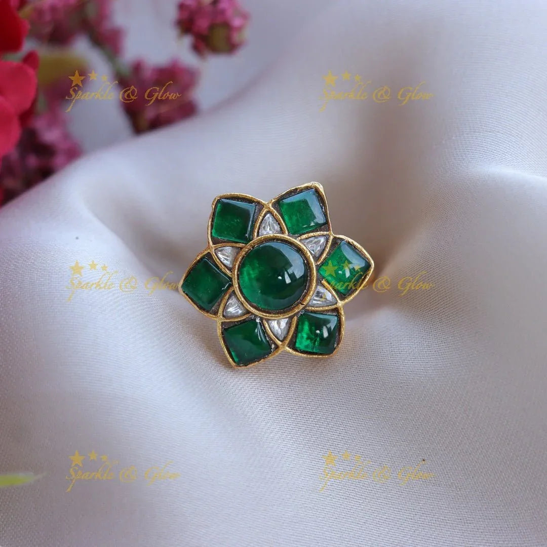 Pretty floral design finger ring - Green and green - Sparkle and Glow