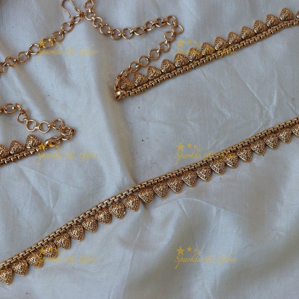 Simple and elegant leaf shaped thin hip chain - Sparkle and Glow