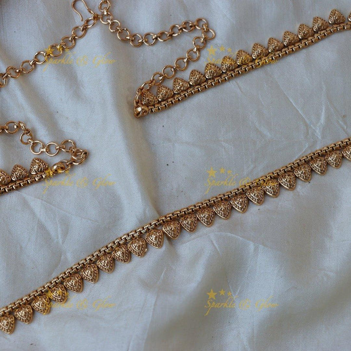 Simple and elegant leaf shaped thin hip chain - Sparkle and Glow