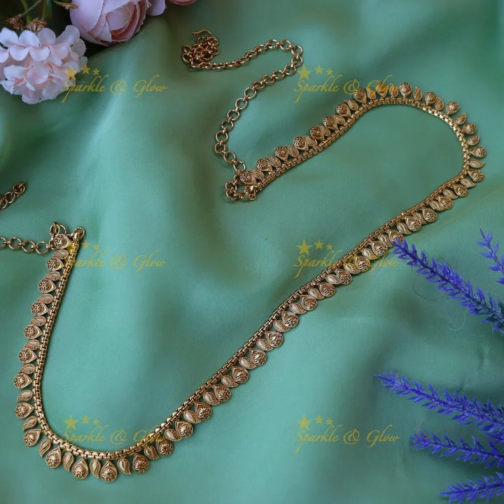 Gorgeous leaf design gold hip chain - Sparkle and Glow