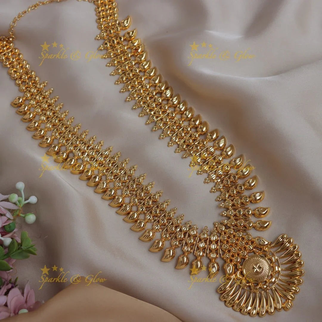 Bamboorio Mallige Moggu Gold Necklace The Mrinalini Silver