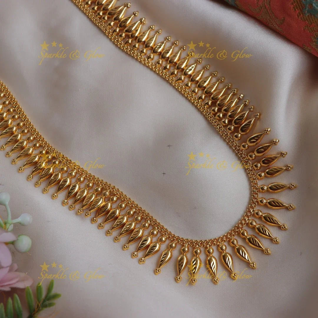 Elegant Gold-alike Kerala style Jasmine Mogra Temple Haram - Sparkle and Glow