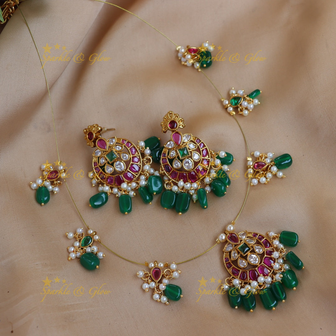 Stunning Circular Kemp invisible Necklace Set with Green Beads & Pearls