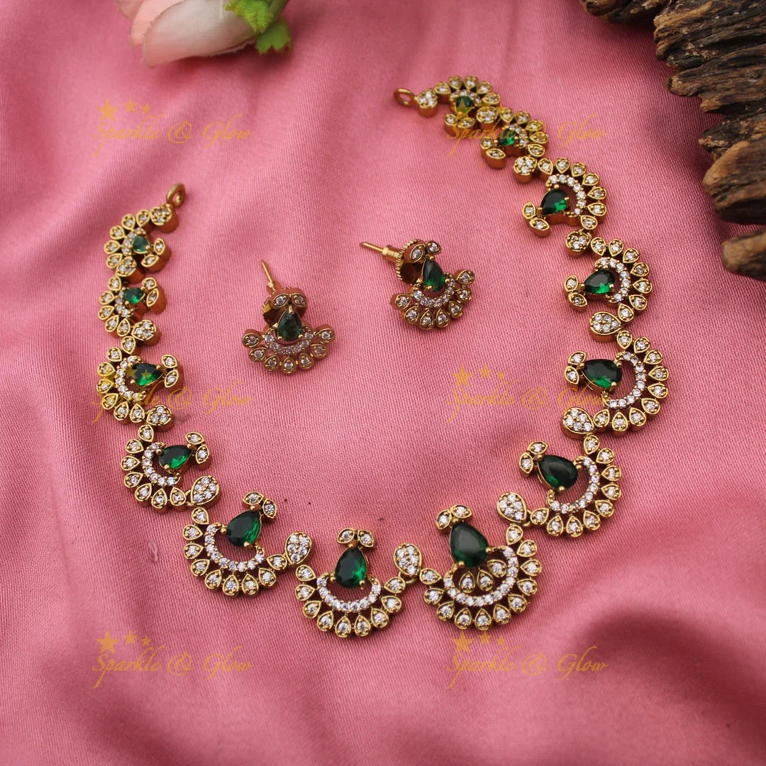 Emegant Emerald Princess cut design American diamond short necklace