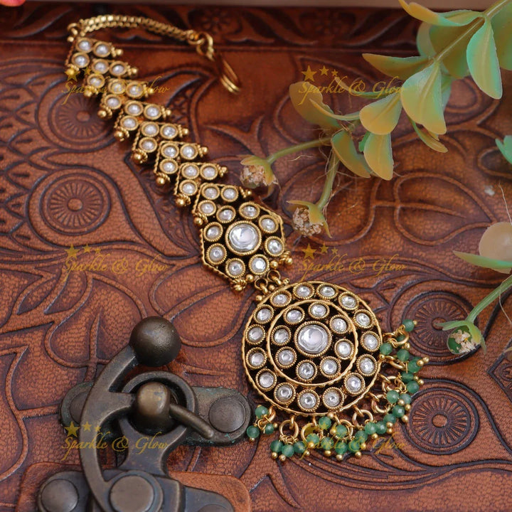 Elegant Kemp Kundan Maangtikka with Gold beads