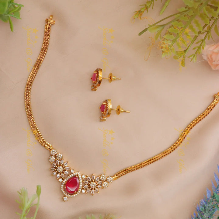 Gracious Star Floral AD Short necklace