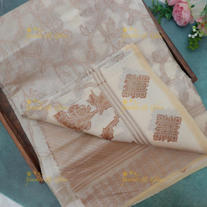 Kerala Kasavu Saree with Golden Elegance