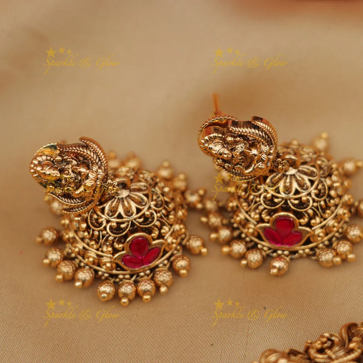 Exquisite Jadau Gold Necklace with Festive Beads