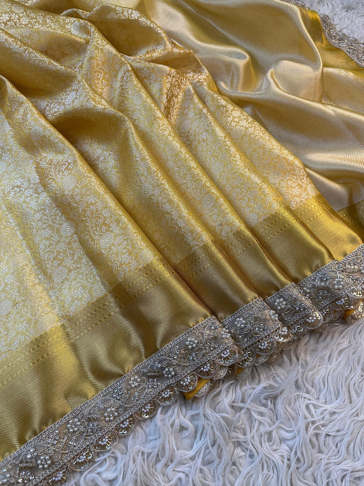 Luxurious Zari Kanjivaram Saree with Glittering Finish