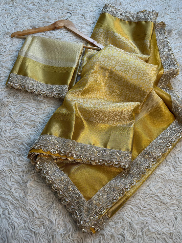 Luxurious Zari Kanjivaram Saree with Glittering Finish